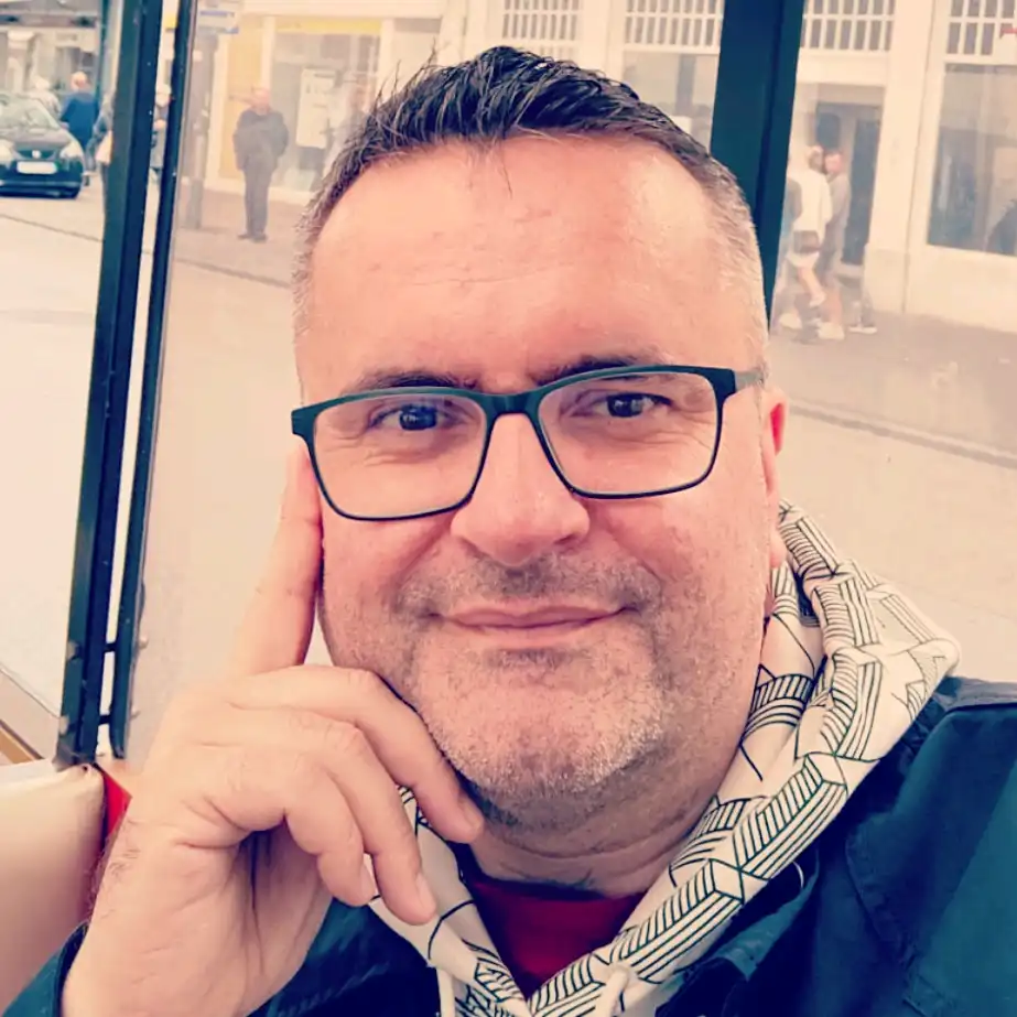 Erdin interpreter: Niemiecki Bośniacki Serbski chorwacki